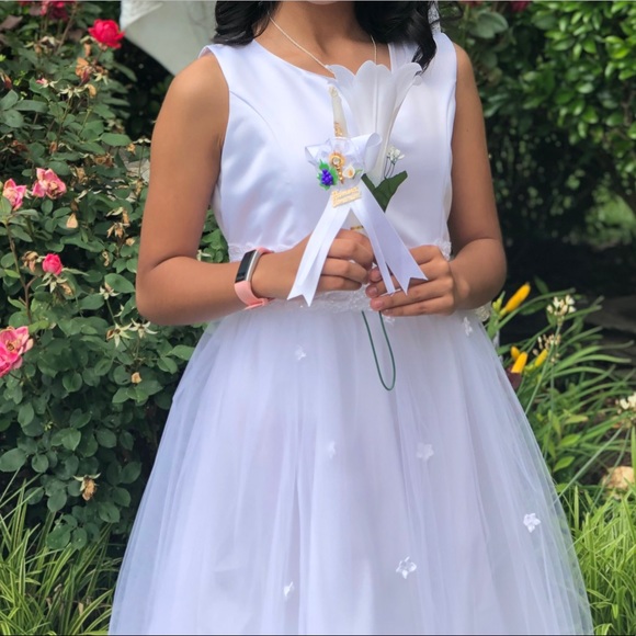 White Dress - Picture 6 of 6